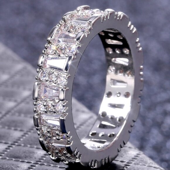 ▶Eternity Thin Baguette Engagement Trapezoid Stone CZ Band for Women, L169